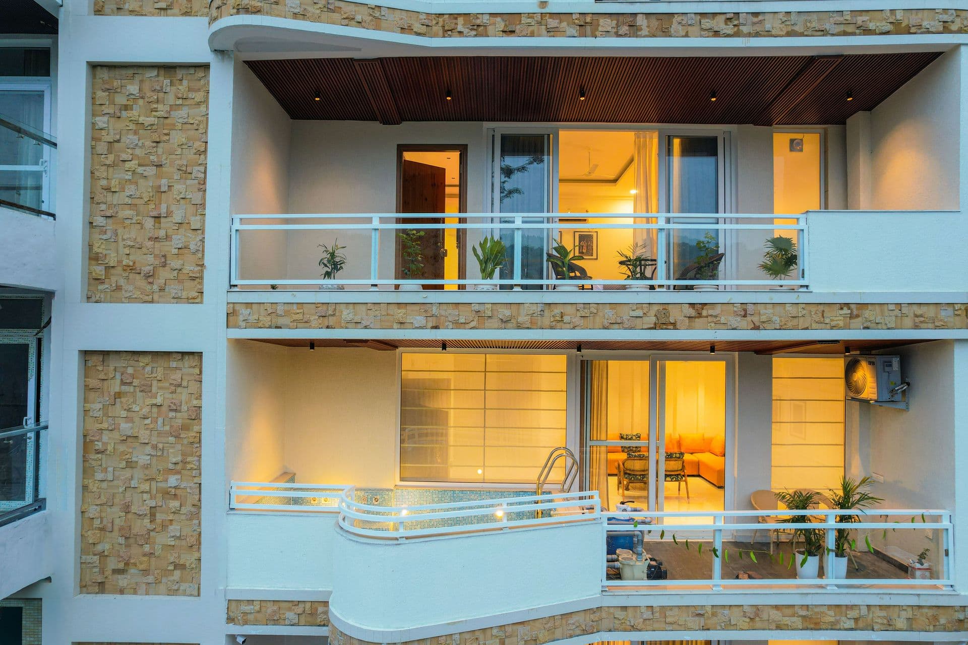 Udgam Vilas 3-BHK With Jacuzzi | Pet-friendly Hillside Apartment With Lift Near Robber’s Cave