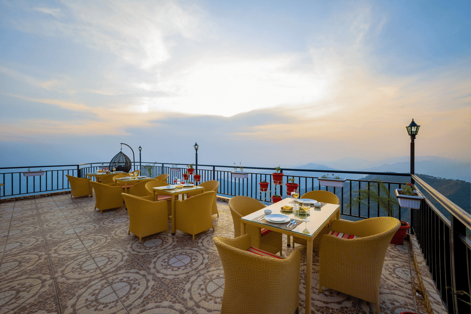 Archee’s Villa | Pet-friendly 6-BHK property with gaming zone, attic, open dining and 360° mountain views