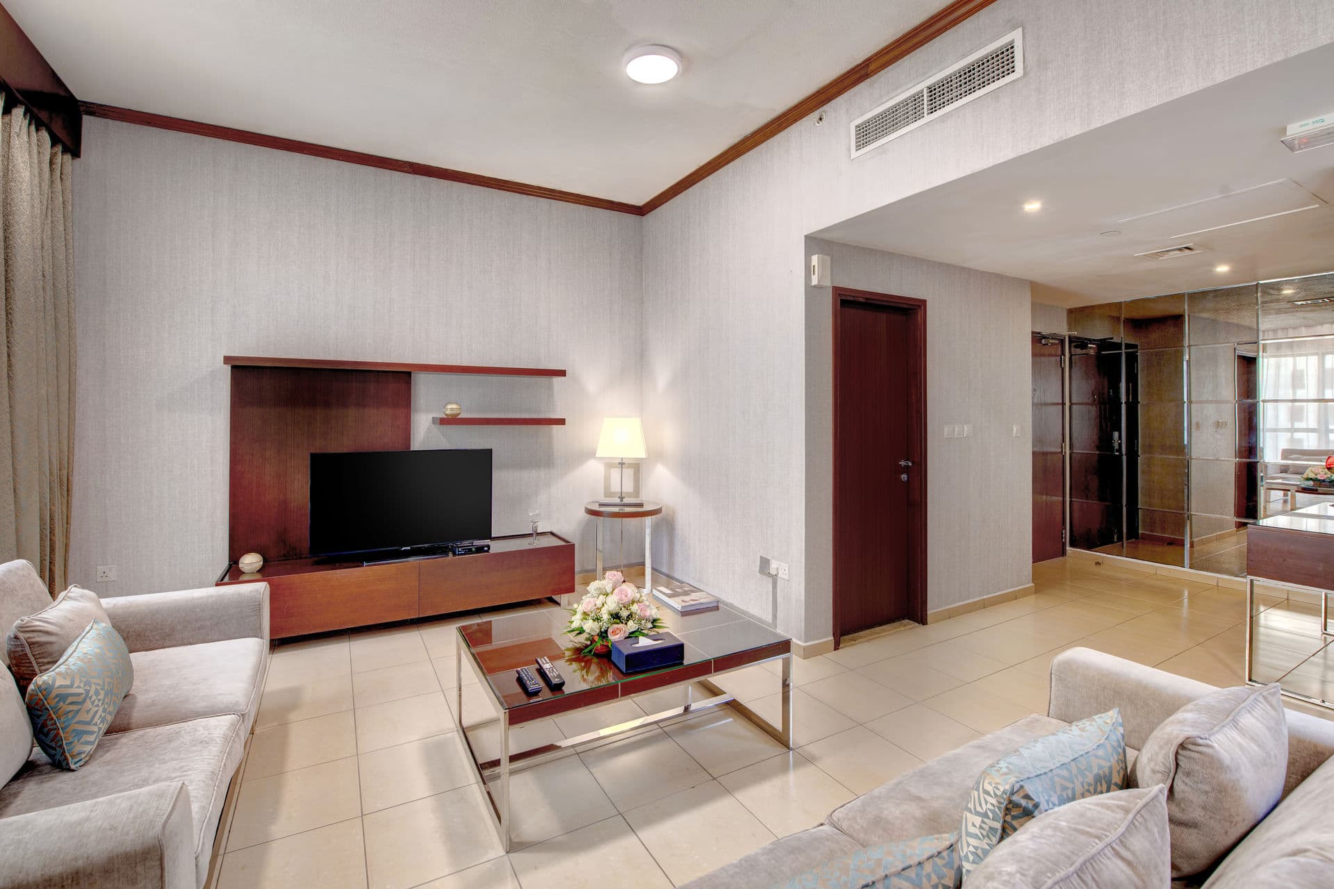 Deluxe Three-Bedroom Apartment at JBR