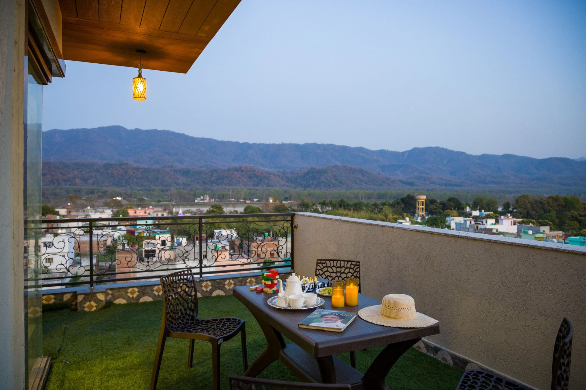 BYDM The Sky Heaven | Charming Pet-friendly 4-BHK Penthouse 15 Min from Triveni Ghat With Balcony, Bar & Lift