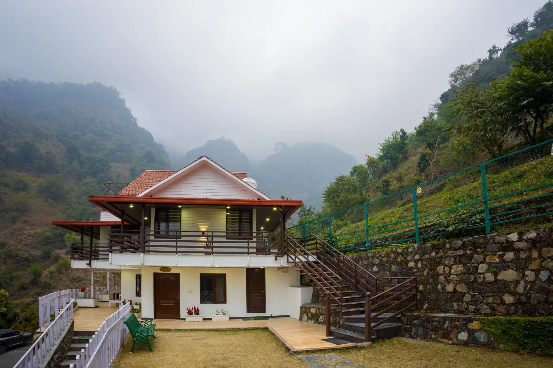 Madhuram Villa | Pet-Friendly 5-BHK Hillside Retreat With Garden & Balcony