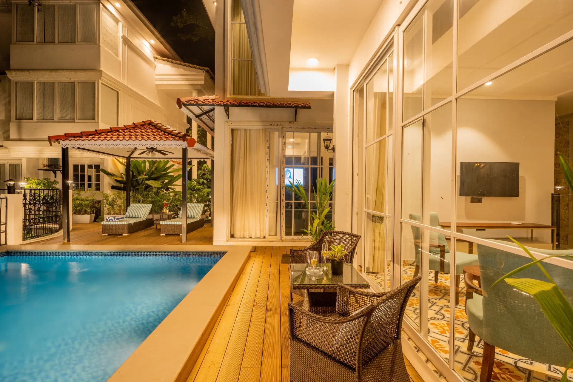 Suntuarios Casa Iris | 4-BHK | Pvt Pool | Jacuzzi | Gazebo