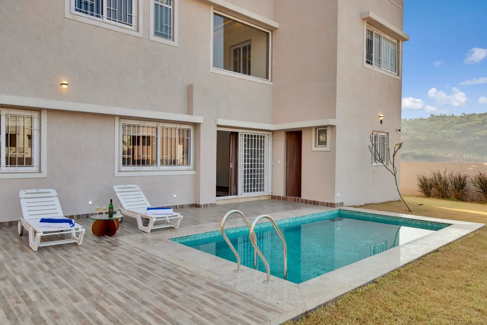 Shourya Zenna | 3-BHK | Pvt Pool & Garden | Terrace | Scenic Views