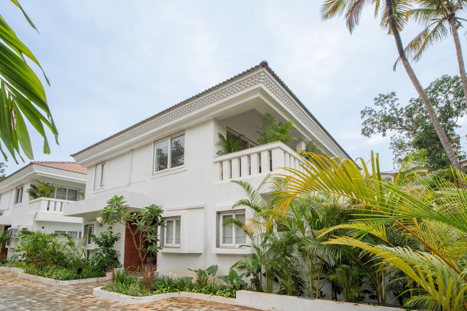 Villa Aarna | Tropical 3-BHK Villa Near Ozran Beach With Private Pool & Lounge Area