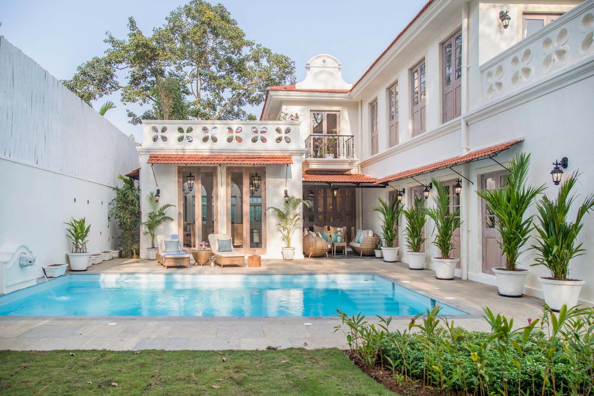 LohonoStays Monforte - Villa H